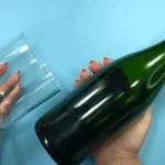 Un frasco y una botella de vidrio: ¿listo para crear algo increíble?