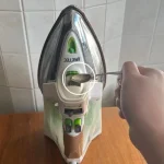 Plancha, con una gota de esta se calienta más: te tardas 10 minutos en planchar