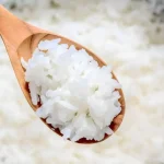 El truco de los chefs asiáticos para evitar que el arroz se pegue al fondo de la olla