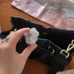 Por qué siempre debemos tener 1 bola de papel aluminio en nuestra bolsa: la verdadera razón