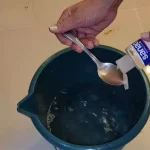 With a few drops you remove all dirt stains from the floor: it leaves it shiny